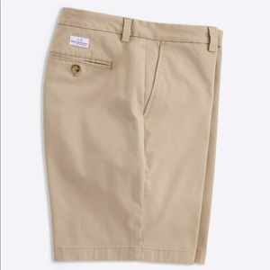 Vineyard Vines Khaki Shorts size 40